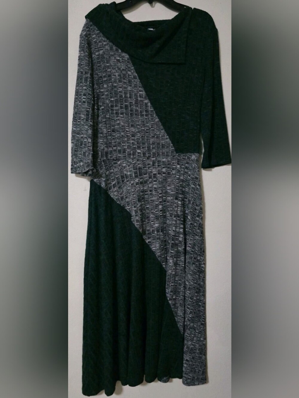 NY Collection Green and Gray Colorblock Knit Long Sleeve Dress with Belt